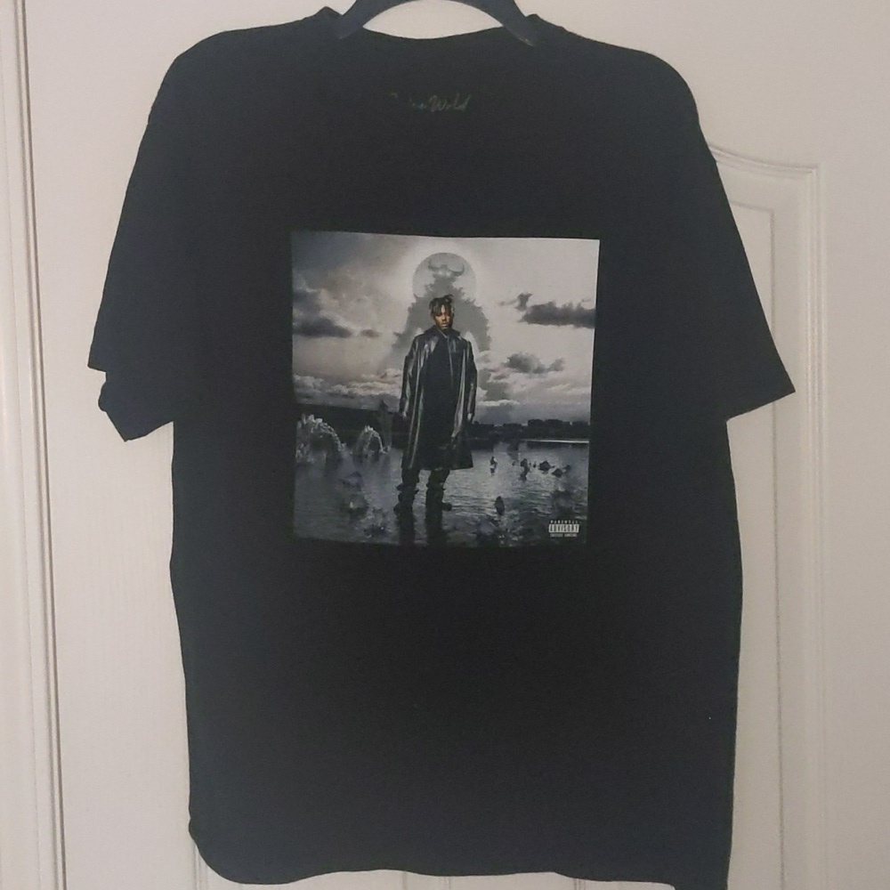 Juice Wrld men's T-shirt size large.